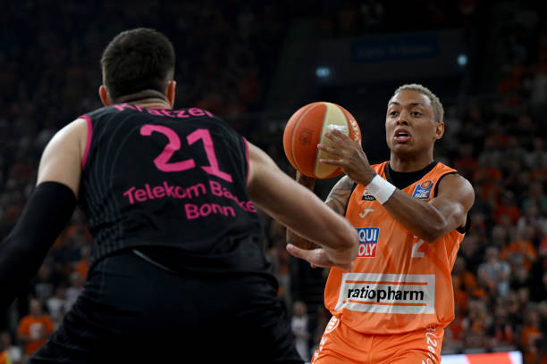 期间表现优 期间表现优