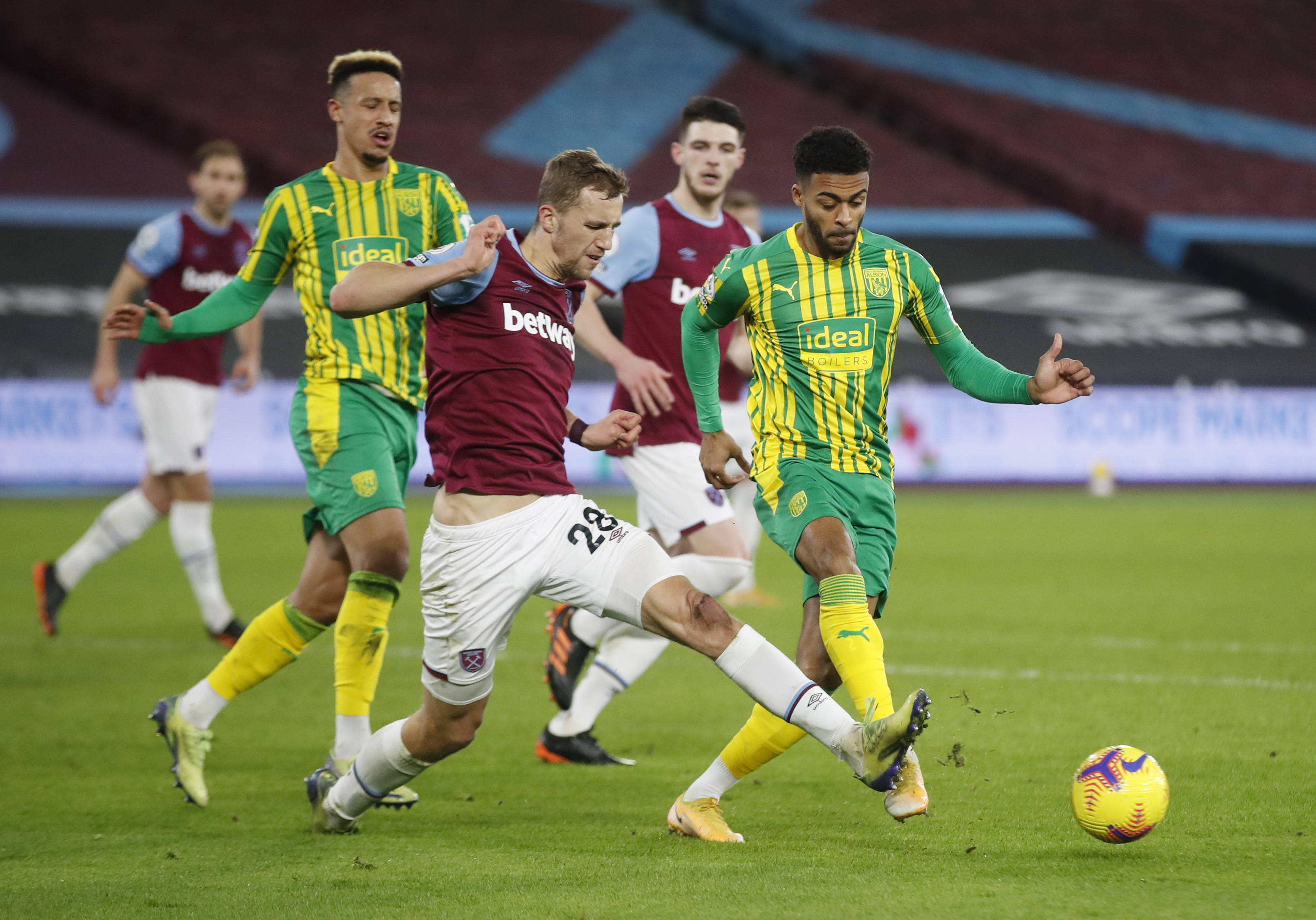 迅速占据主 迅速占据主