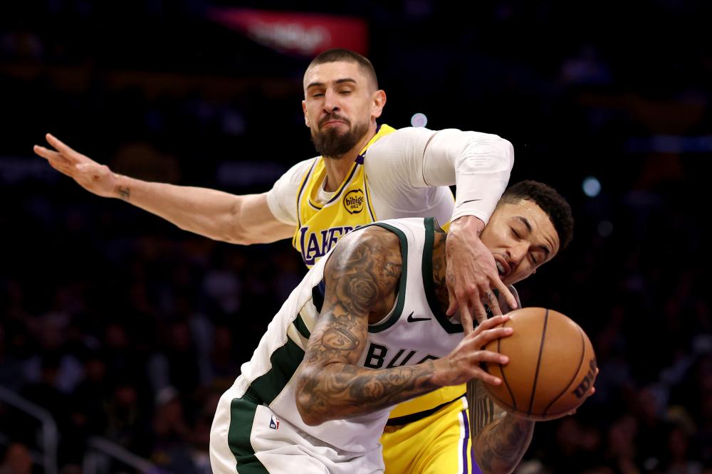 足球赛场上 足球赛场上