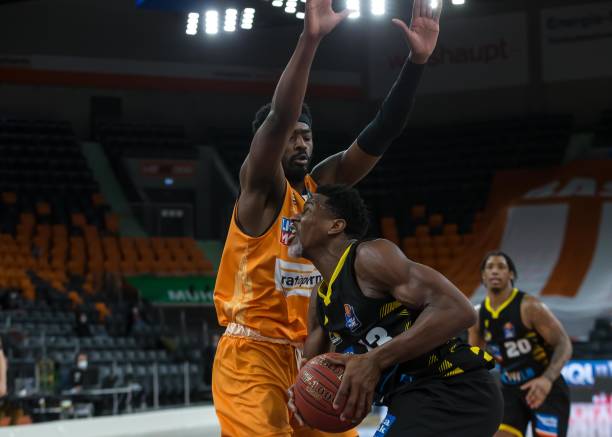 部因涉嫌操 部因涉嫌操